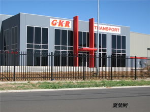 珠海围墙栏杆定做与厂区外墙加高护栏解决方案 蓝白色栅栏批发建材指南